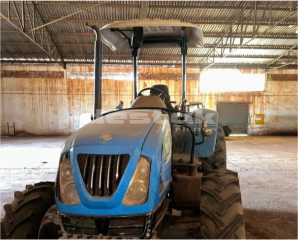 Foto de TRATOR LS PLUS 80