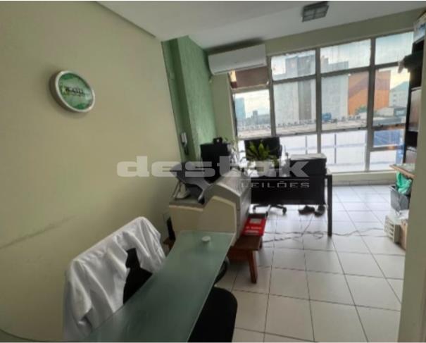 Foto de Sala Comercial no Centro de São Vicente/SP