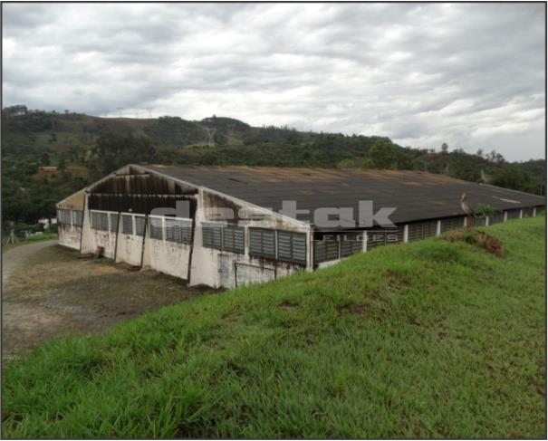 Foto de Terreno de 4.584m² com parte de Galpão