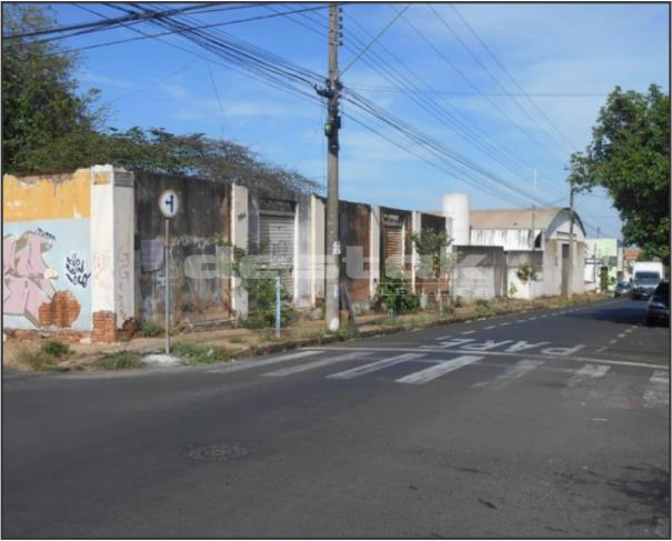 Foto de Galpão Industrial com 3.918m² 