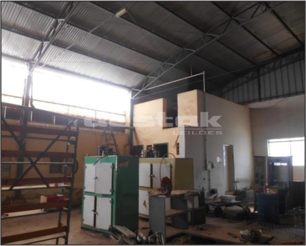 Foto de Galpão Industrial com 3.918m² 