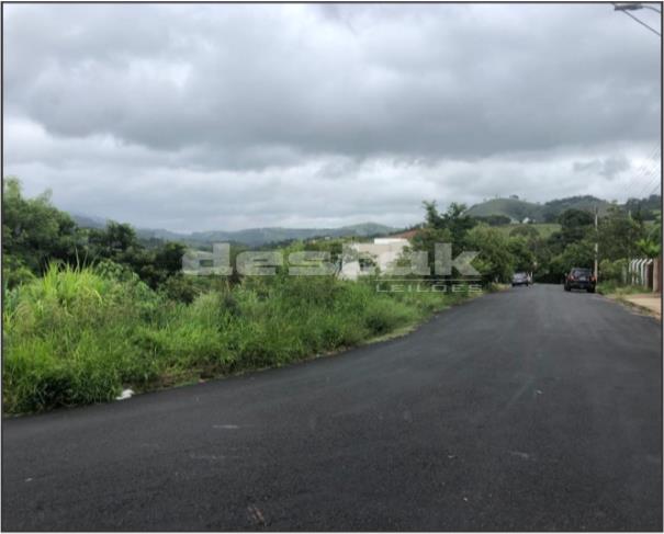Foto de Terreno com 615m² em Lindóia