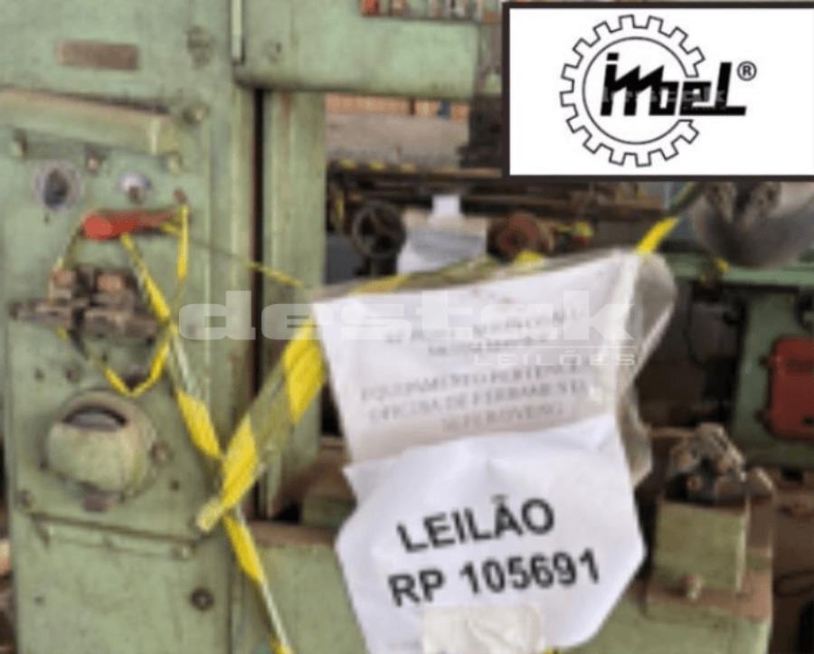 Uma serra de fita da marca Doall Metal Master