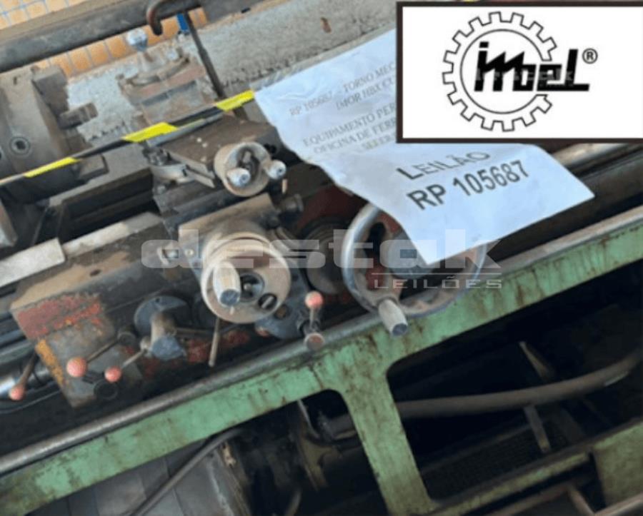 Um torno mecânico da marca Imor, modelo HBX