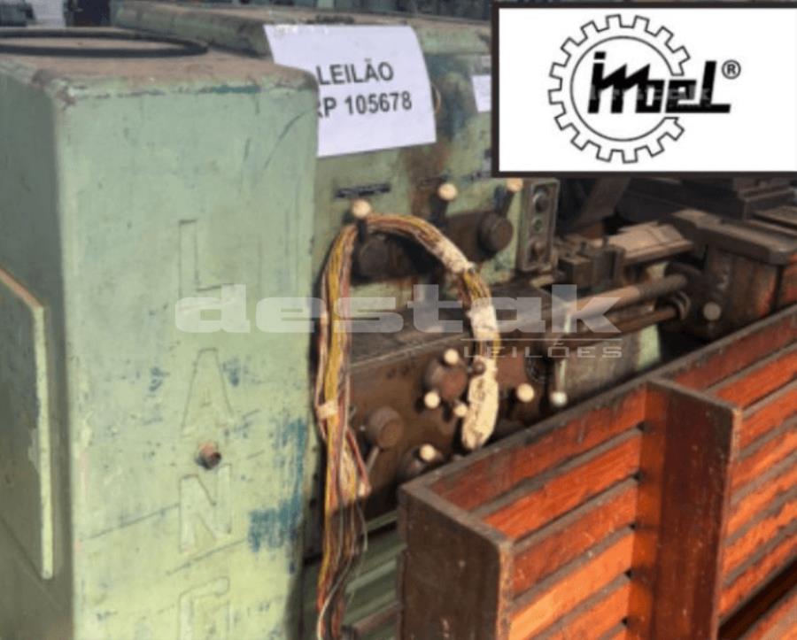Um torno mecânico da marca Lange