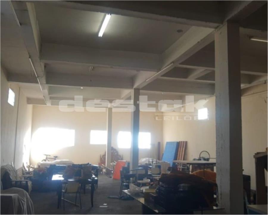 5 Kitnets + comercial em Botucatu/SP 5 Kitnets + comercial em Botucatu/SP, localizado em Botucatu - SP