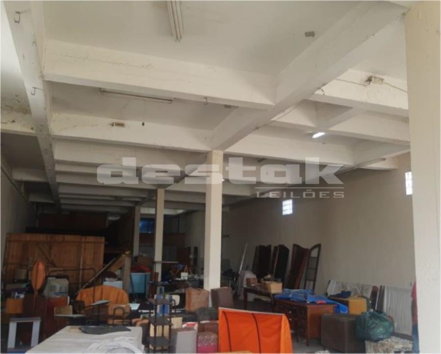 5 Kitnets + comercial em Botucatu/SP 5 Kitnets + comercial em Botucatu/SP, localizado em Botucatu - SP