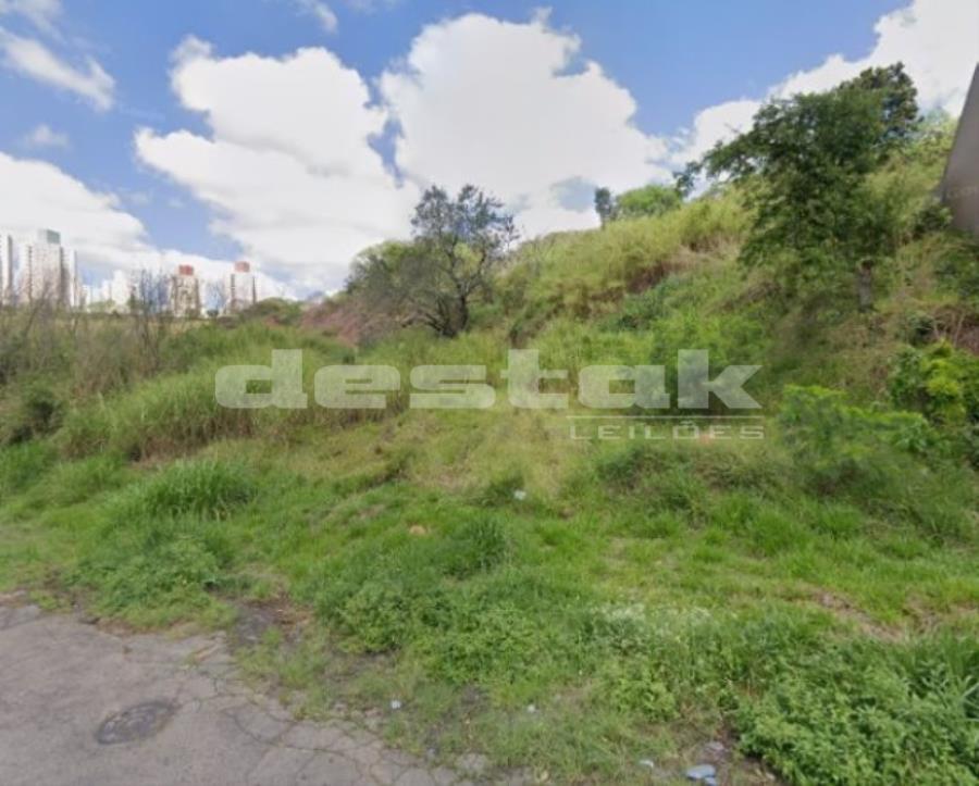 Amplo Terreno em Jundiaí/SP Amplo Terreno em Jundiaí/SP, localizado em Jundiaí - SP, bairro Rio das Pedras