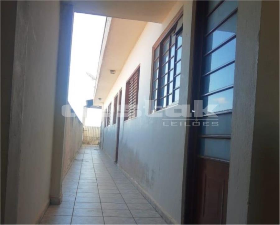 5 Kitnets + comercial em Botucatu/SP 5 Kitnets + comercial em Botucatu/SP, localizado em Botucatu - SP