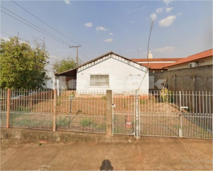 Casa em Iacanga/SP Casa em Iacanga/SP, localizado em Iacanga - SP