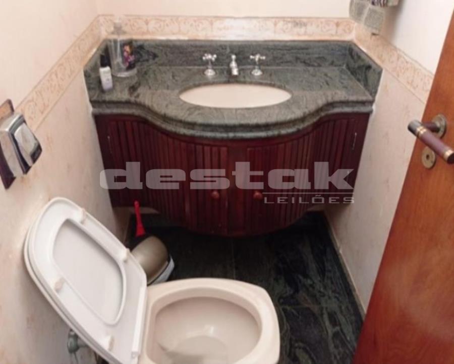 Sobrado com Piscina em São Carlos/SP Sobrado com Piscina em São Carlos/SP, localizado em São Carlos - SP, bairro Vila Faria