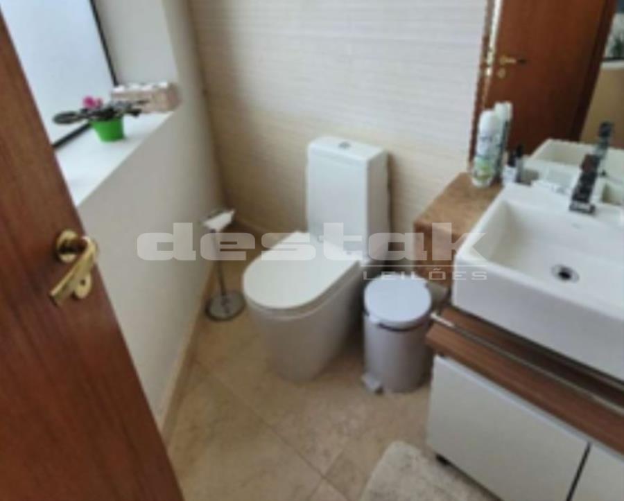 Sala Comercial na Granja Vianna/SP Terreno e Sala Comercial, localizado em Cotia - SP, bairro Granja Vianna