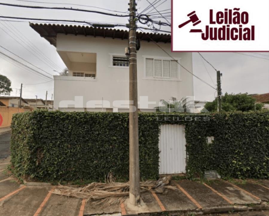 Sobrado com Piscina em São Carlos/SP Sobrado com Piscina em São Carlos/SP, localizado em São Carlos - SP, bairro Vila Faria