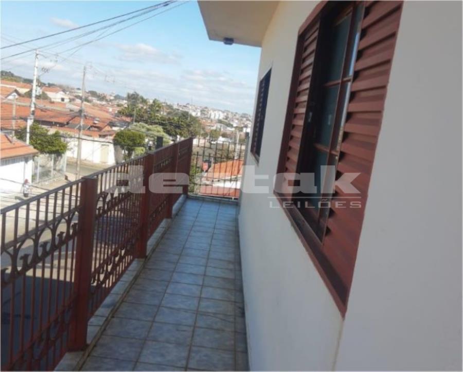 5 Kitnets + comercial em Botucatu/SP 5 Kitnets + comercial em Botucatu/SP, localizado em Botucatu - SP