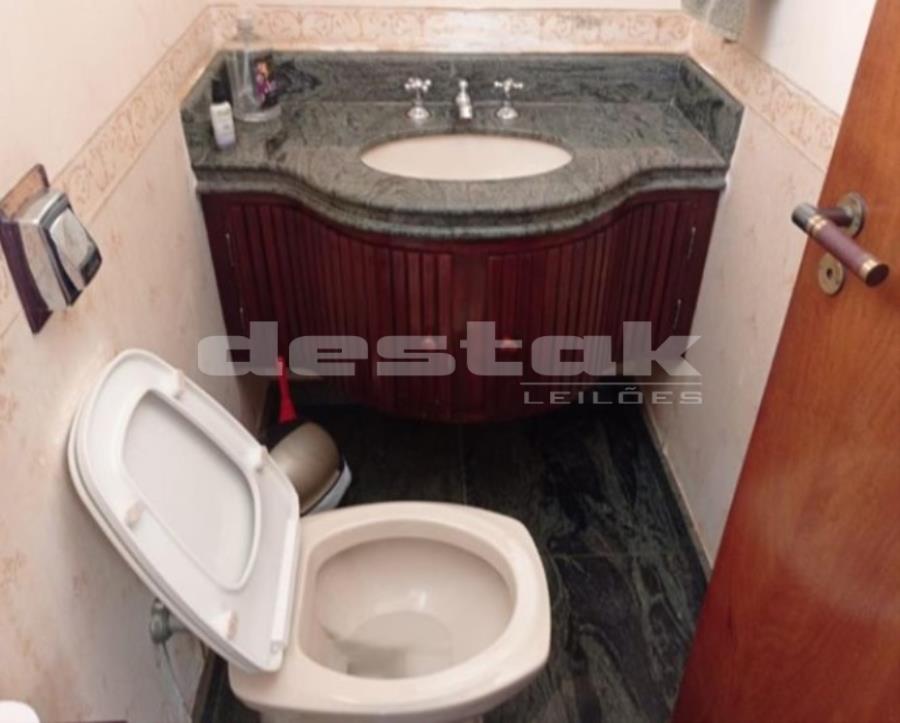 Sobrado com Piscina em São Carlos/SP Sobrado com Piscina em São Carlos/SP, localizado em São Carlos - SP, bairro Vila Faria