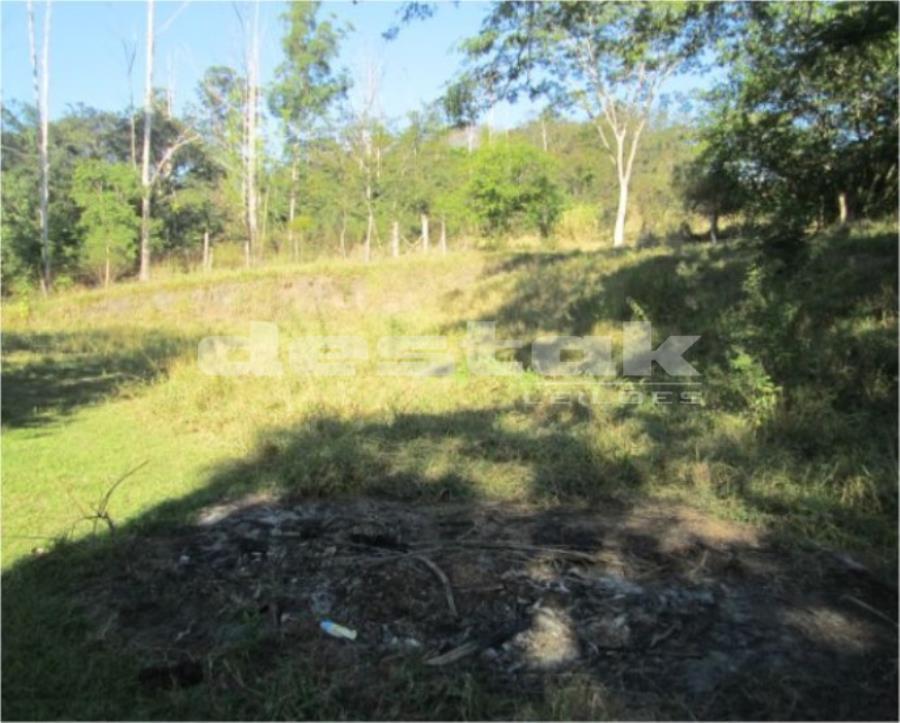 Sítio em Bauru/SP Sítio em Bauru/SP, localizado em Bauru - SP