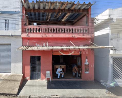 Casa com Salão Comercial em Caieras/SP
